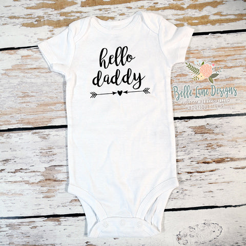 Hello Daddy with Arrows and Heart | Long or Short Sleeve Onesie | Girls, Pregnancy Announcement | 110